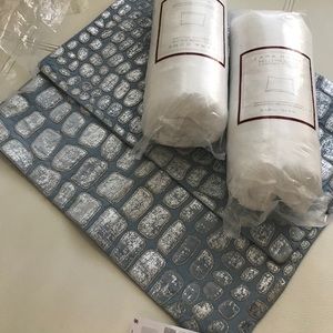 Zara Home 4-pc textured pillow cases with pillows NWT